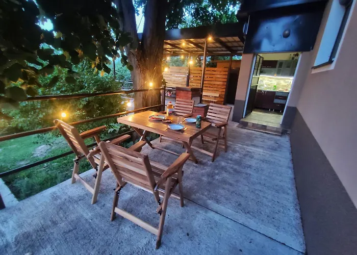 Kucica Osmeha بيت للعطل Donja Ralja